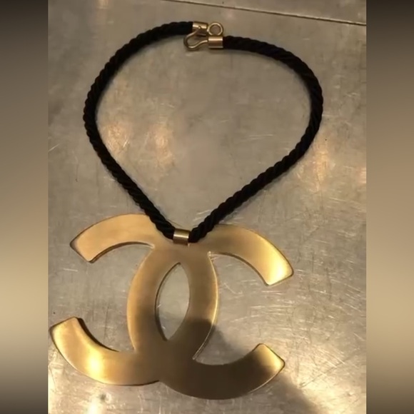 CHANEL RARE JUMBO NECKLACE - Picture 4 of 5